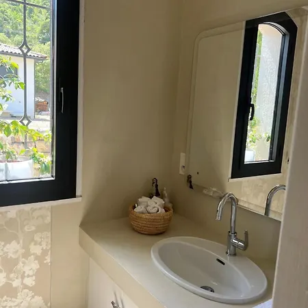 De Luxe Avec Piscine Et Vue Sur Les Cevennes Vila